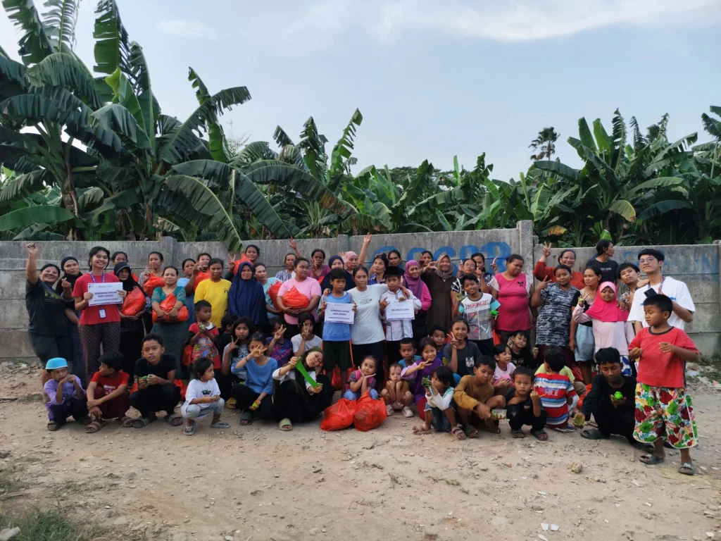 Program Charity di Lapak Pemulung Pondok Aren