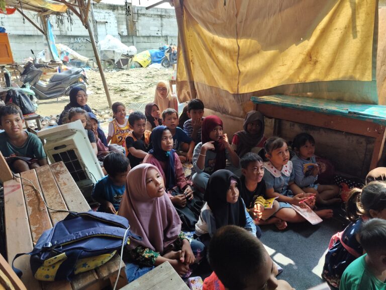 Les Gratis Lapak Cengkareng, Jakarta Barat